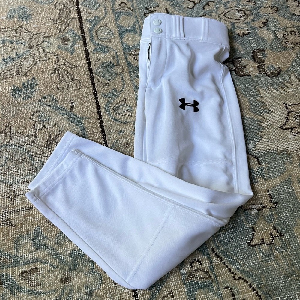 Under Armor boys baseball pant, white, size small.